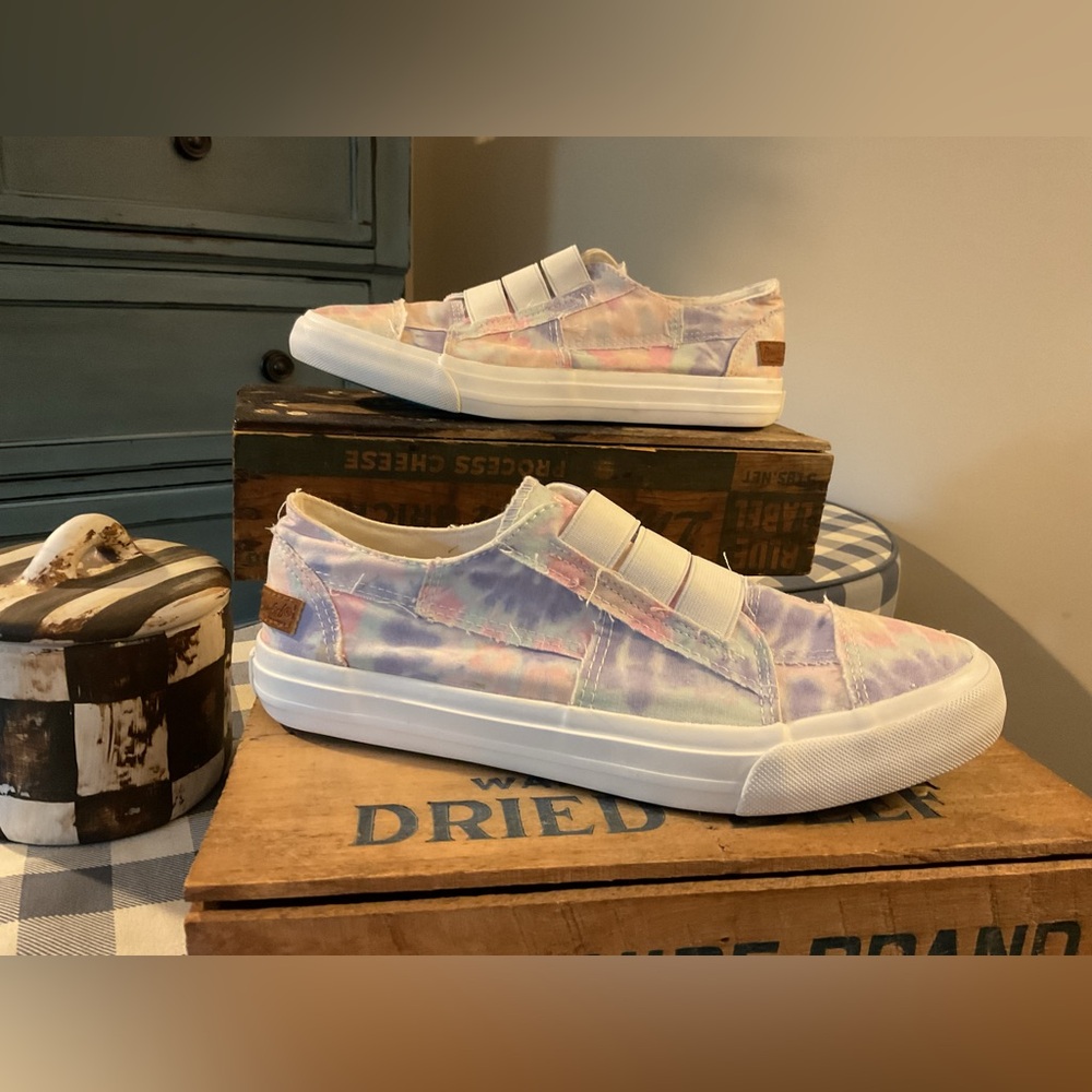 Blowfish Malibu Tie Dye Slip On Loafers Sneakers Women’s Sz 8.5 Pastel Boho